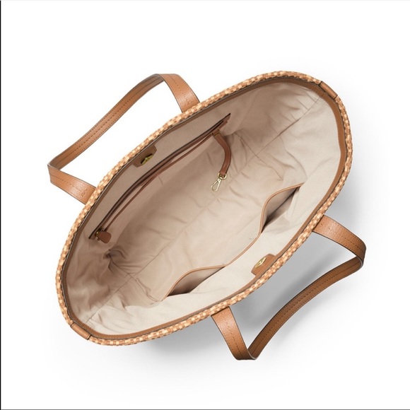 🌼Michael Kors Junie Chevron Tote🌼 - Picture 8 of 8